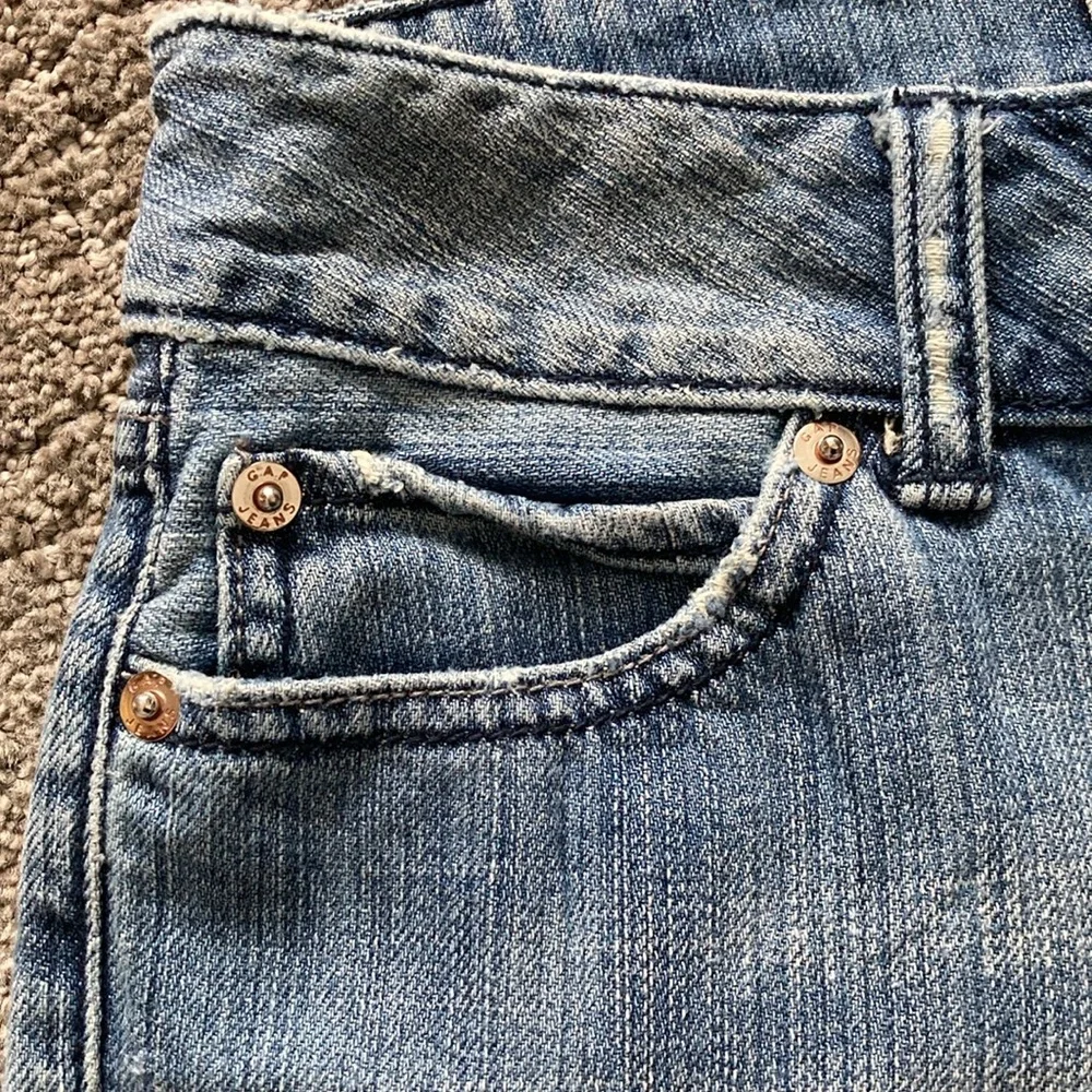 GAP Factory Curvy Low Rise Capris - Picture 8 of 12